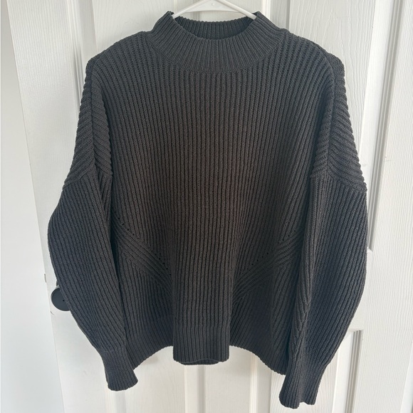 Abercrombie & Fitch Sweaters - Abercrombie & Fitch Charcoal Grey Sweater